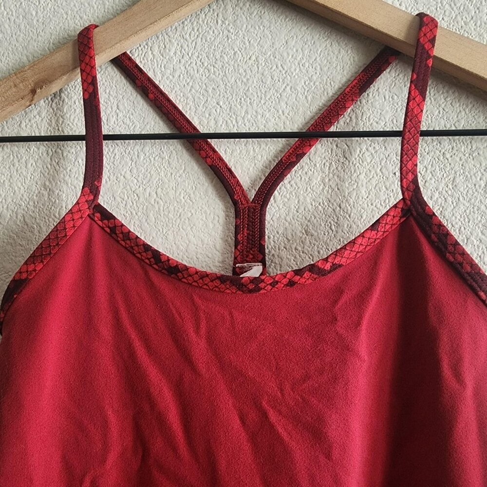 Lululemon Athletica Tank Top Womens Size 2 Red Power Y Shelf Bra Racerback Yoga - Picture 2 of 9